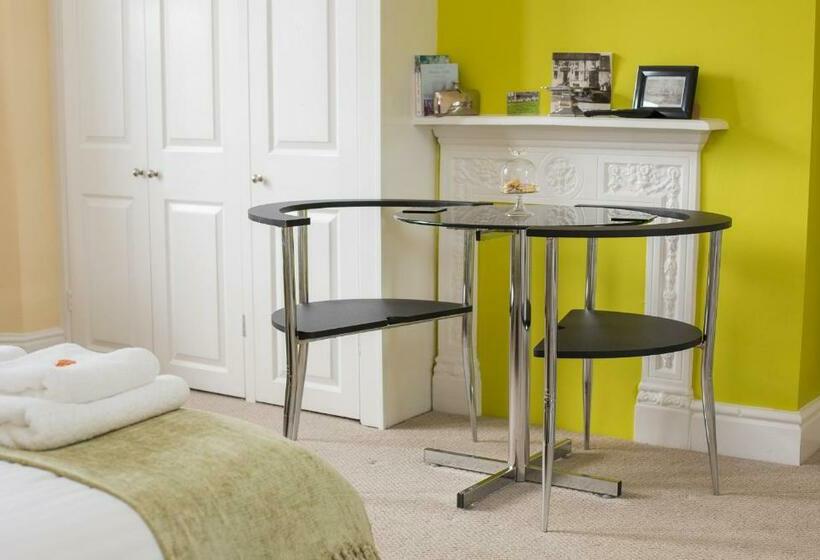 Студия Стандарт, Studios At Glenthorne