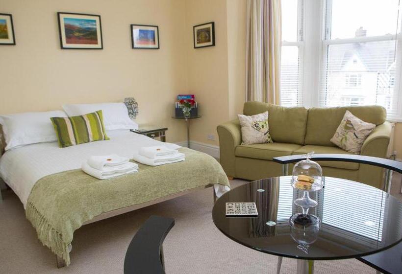 Студия Стандарт, Studios At Glenthorne