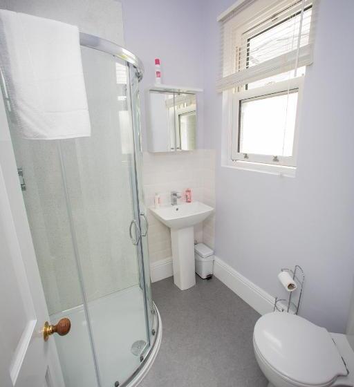 Студия Стандарт, Studios At Glenthorne