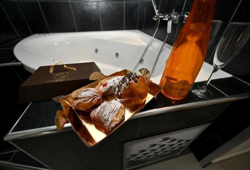 اتاق استاندارد با وان آب گرم, Living Salerno B&b