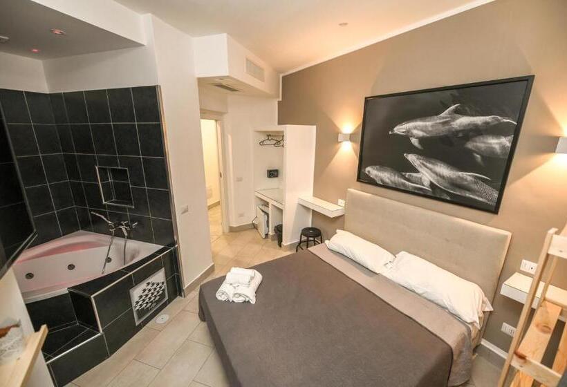 اتاق استاندارد با وان آب گرم, Living Salerno B&b