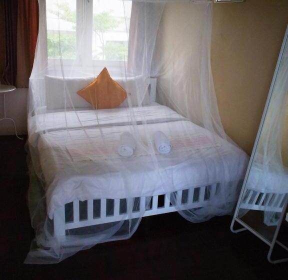 اتاق استاندارد با سرویس بهداشتی مشترک, Vx The Fifty