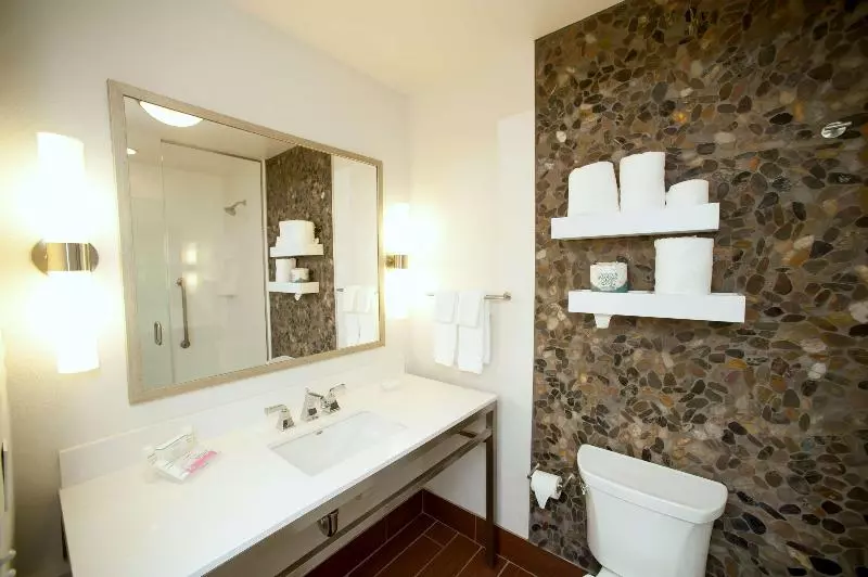1ベッドルームのデラックスアパートメント, Balcony Courtyard Sriracha Hotel & Serviced Apartments