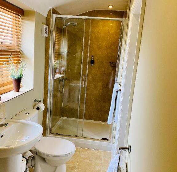 Семейный Номер, New Farm Cheshire B&b