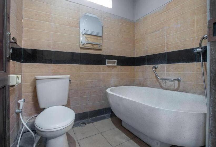 غرفة عائلية, Dewi Sinta Hotel And Restaurant