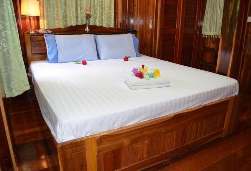 スタンダードバンガロー, Home Stay Stc Bed And Breakfast