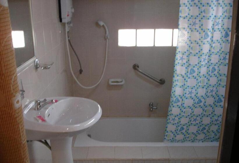 スタンダードバンガロー, Home Stay Stc Bed And Breakfast