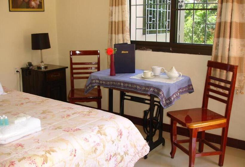 スタンダードバンガロー, Home Stay Stc Bed And Breakfast