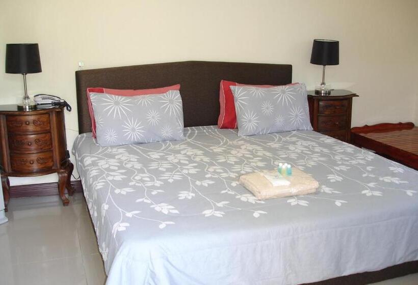 スタンダードバンガロー, Home Stay Stc Bed And Breakfast