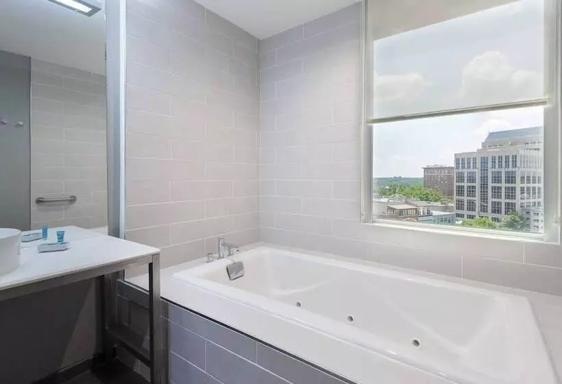 スイート, Aloft Greenville Downtown