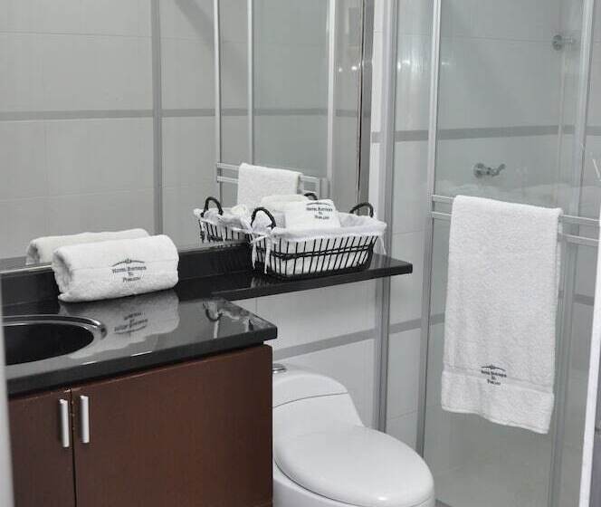 חדר משפחתי, Boutique El Poblado