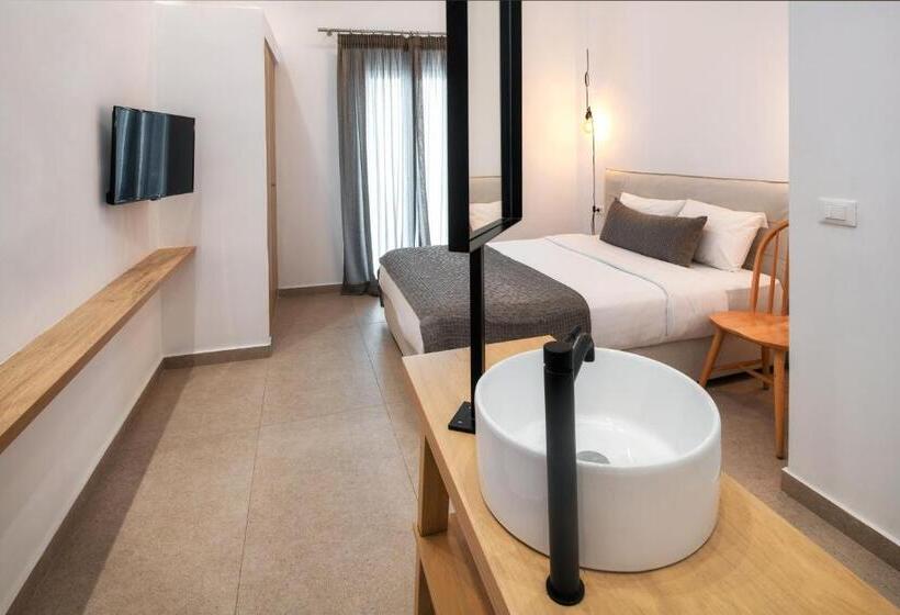 Superior Room, Eucalyptus