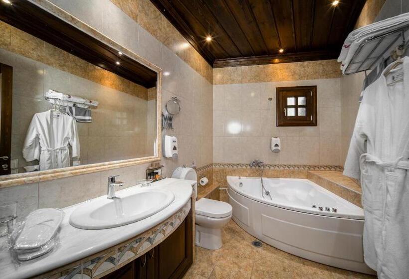 带按摩功能的小型套房, Giamandes