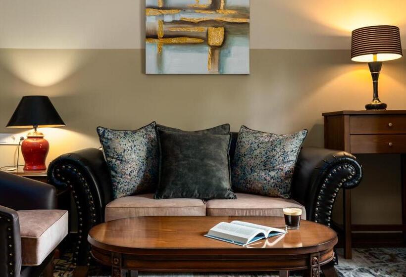 小型豪华套房, Giamandes