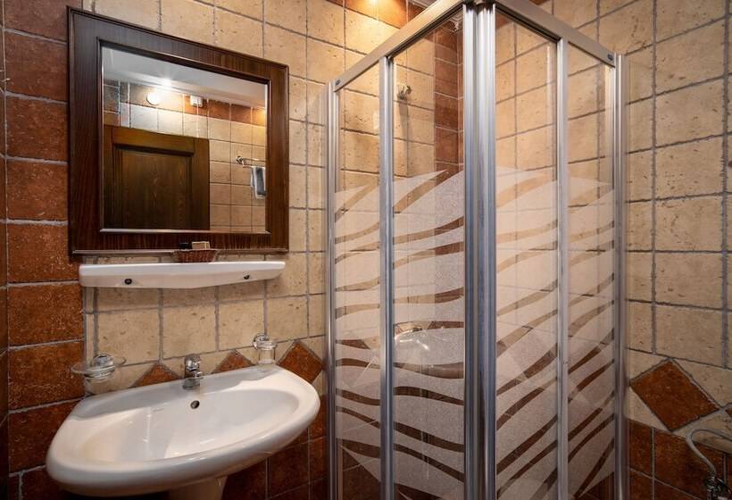 标准间, Giamandes