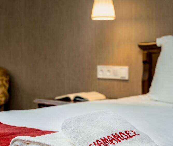 标准间, Giamandes