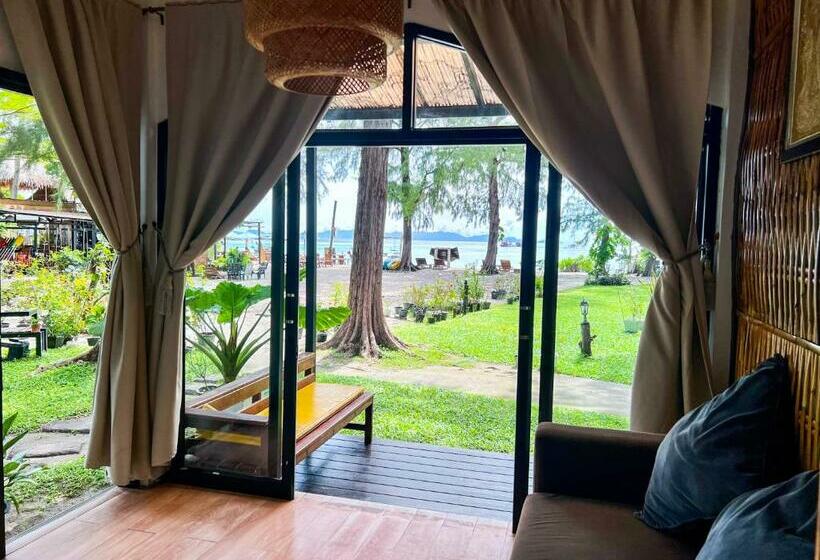 Бунгало Стандарт Вид на Море, Salisa Resort