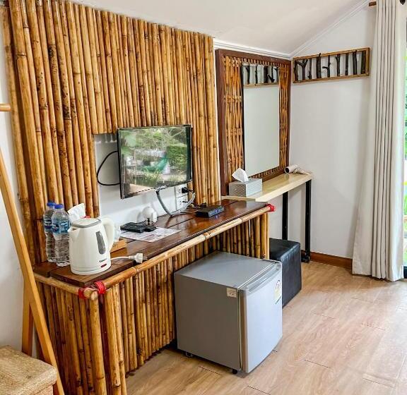 بنجلو قياسى, Salisa Resort