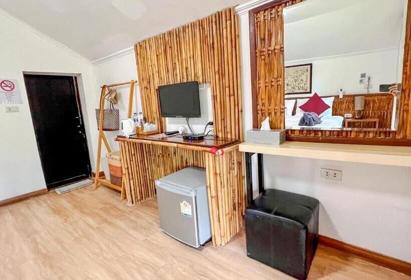 بنجلو قياسى, Salisa Resort