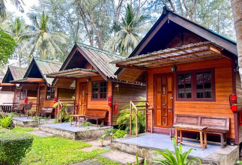 بنجلو قياسى مطلّ علي الحديقة, Salisa Resort