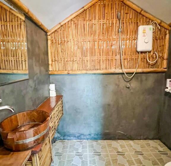 بنجلو قياسى, Salisa Resort