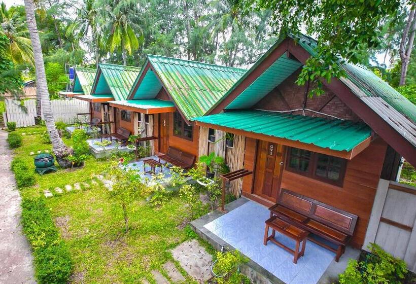 بنجلو قياسى مطلّ علي الحديقة, Salisa Resort