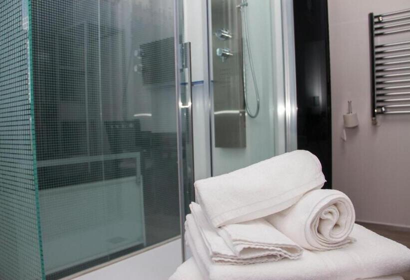 غرفة قياسية, Santa Eulalia