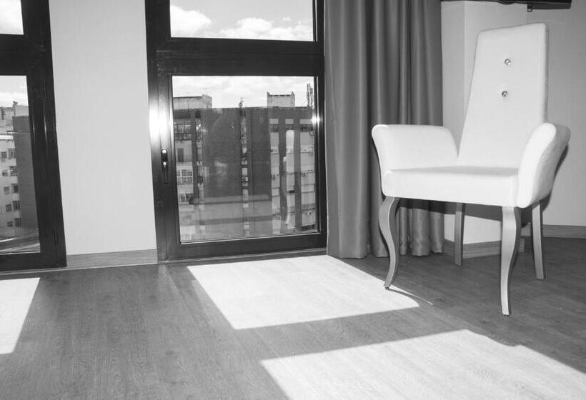 غرفة قياسية لذوى الاحتياجات الخاصة, Santa Eulalia