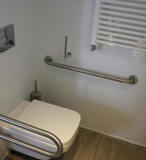 غرفة قياسية لذوى الاحتياجات الخاصة, Santa Eulalia