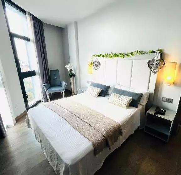 Executive Suite, Santa Eulalia