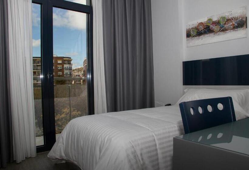 غرفة قياسية فردية, Santa Eulalia