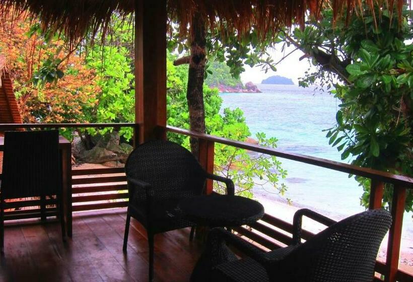 스탠다드 방갈로, Ten Moons Lipe Resort