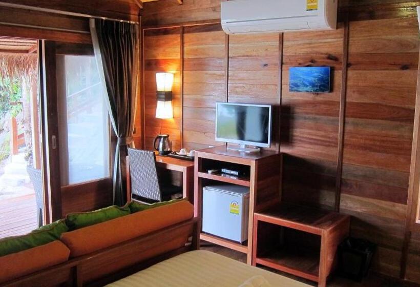 스탠다드 방갈로, Ten Moons Lipe Resort