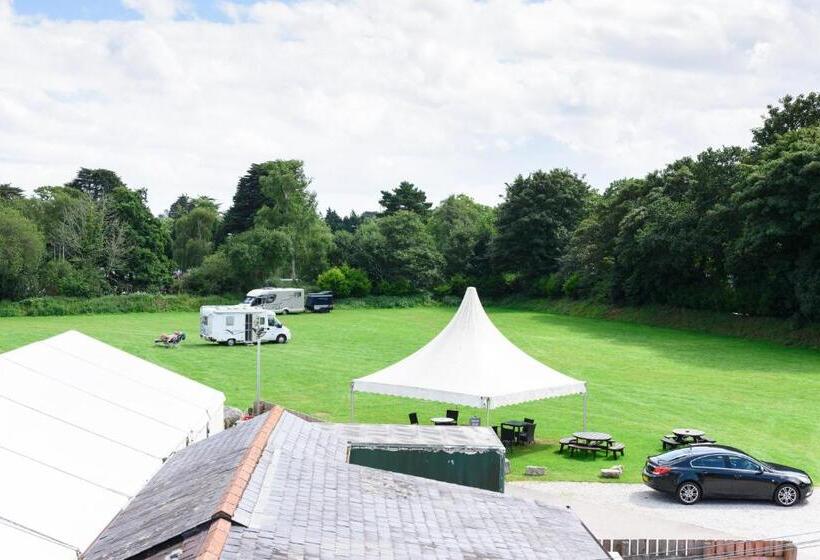 Номер Superior, The Britannia Inn & Waves Restaurant