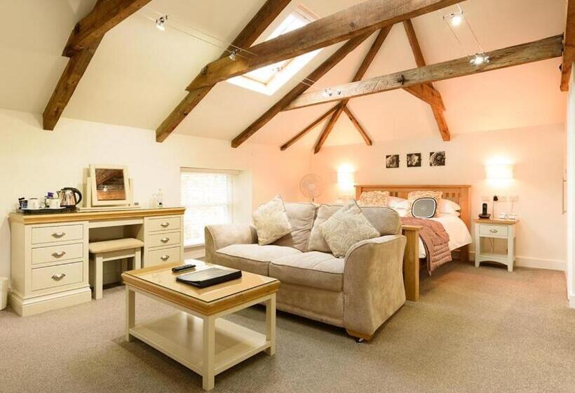 Трехместный Номер Superior, The Britannia Inn & Waves Restaurant