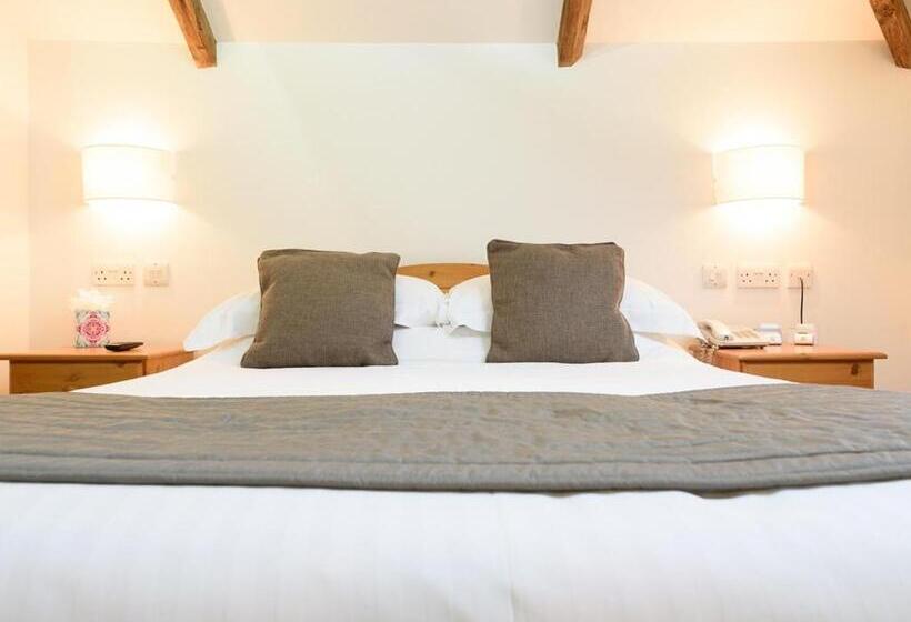 Номер Basic, The Britannia Inn & Waves Restaurant