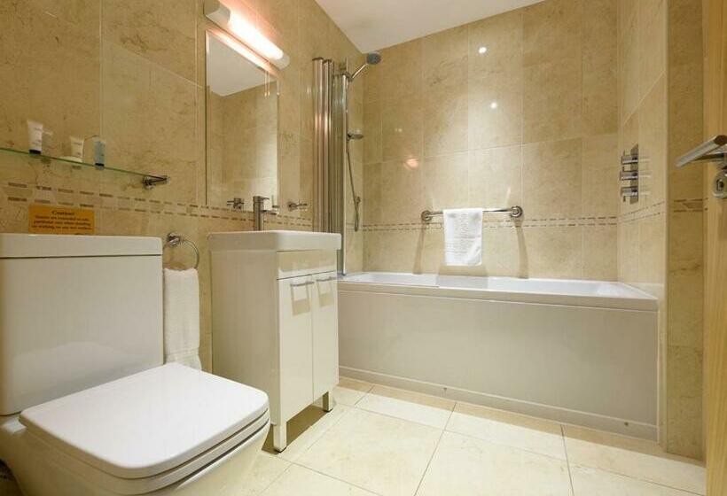 Четырехместный Номер Superior, The Britannia Inn & Waves Restaurant