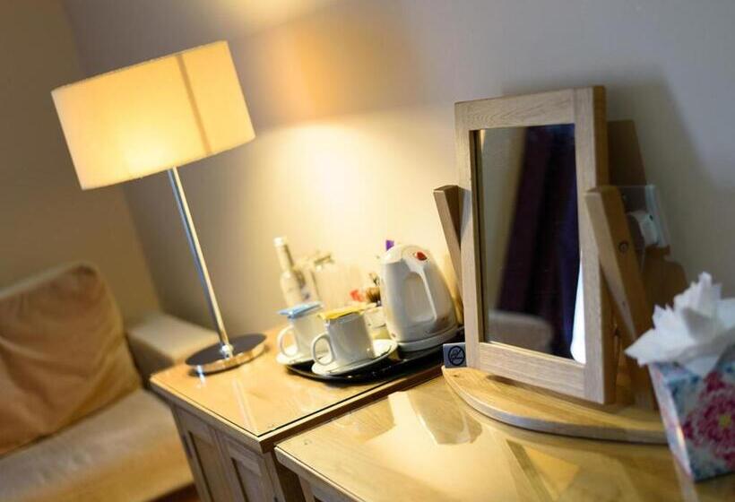 Четырехместный Номер Superior, The Britannia Inn & Waves Restaurant