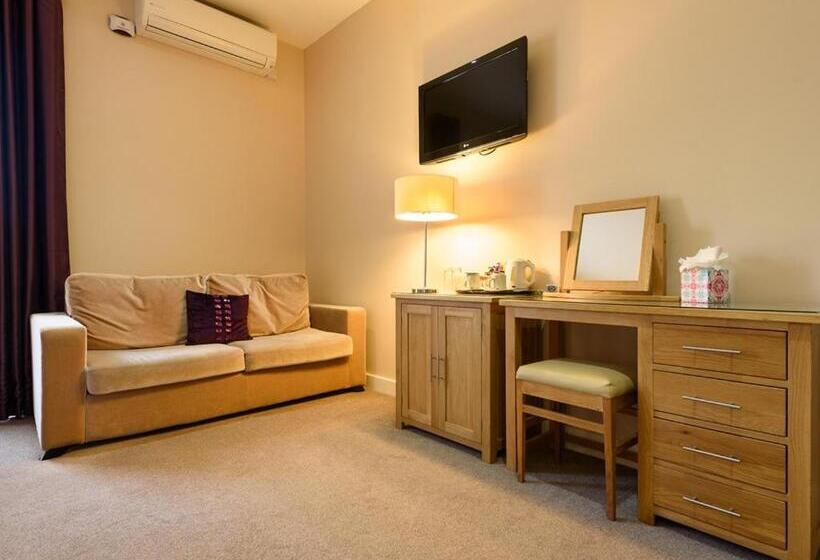 Четырехместный Номер Superior, The Britannia Inn & Waves Restaurant