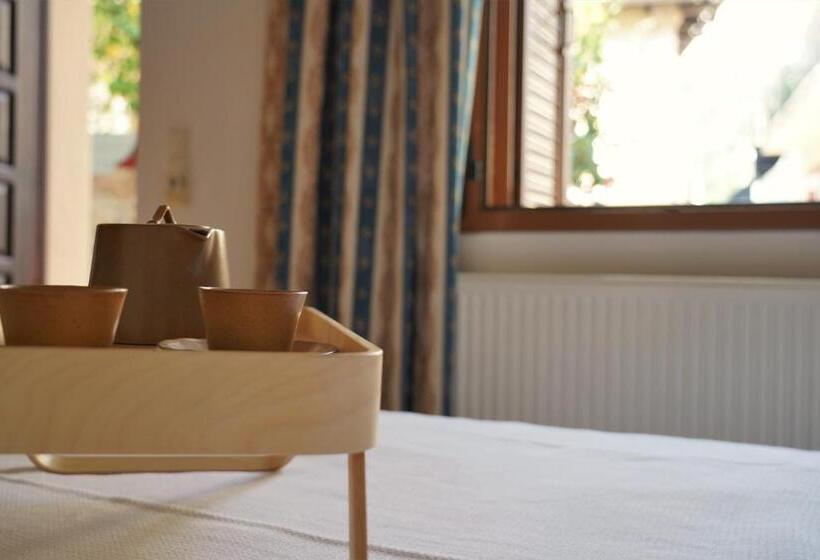 スタンダードスタジオ, Tourist