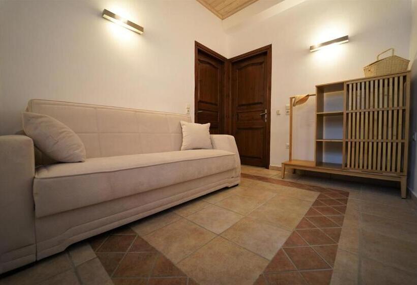 2ベッドルームアパートメント, Tourist