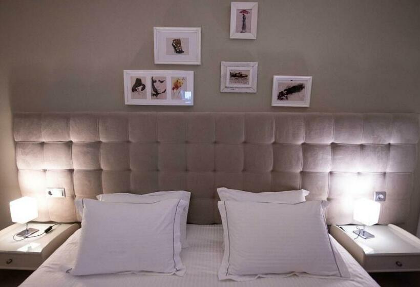 اتاق استاندارد با چشمانداز دریا, Saga