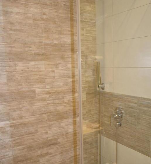 اتاق استاندارد با چشمانداز دریا, Saga