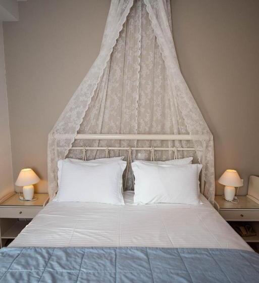 اتاق استاندارد با چشمانداز باغ, Saga