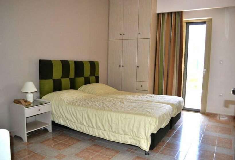 اتاق استاندارد با چشمانداز دریا, Saga