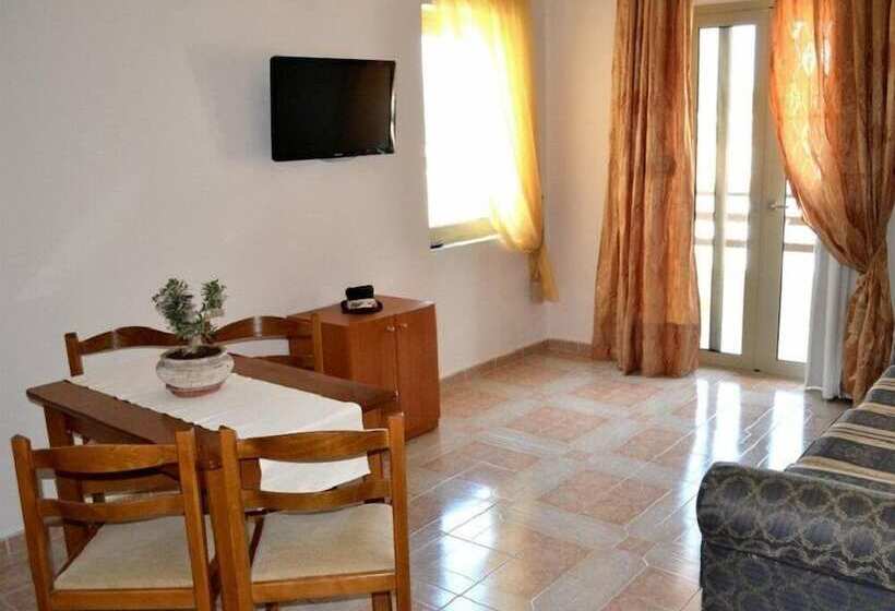 اتاق استاندارد با چشمانداز دریا, Saga