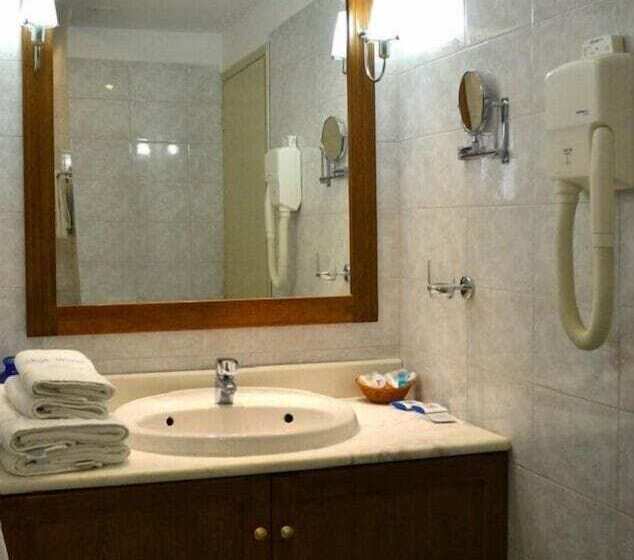 اتاق سوپریور با چشمانداز دریا, Saga