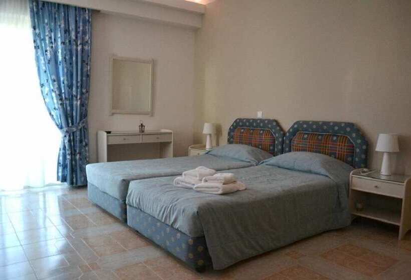 اتاق خانوادگی, Saga