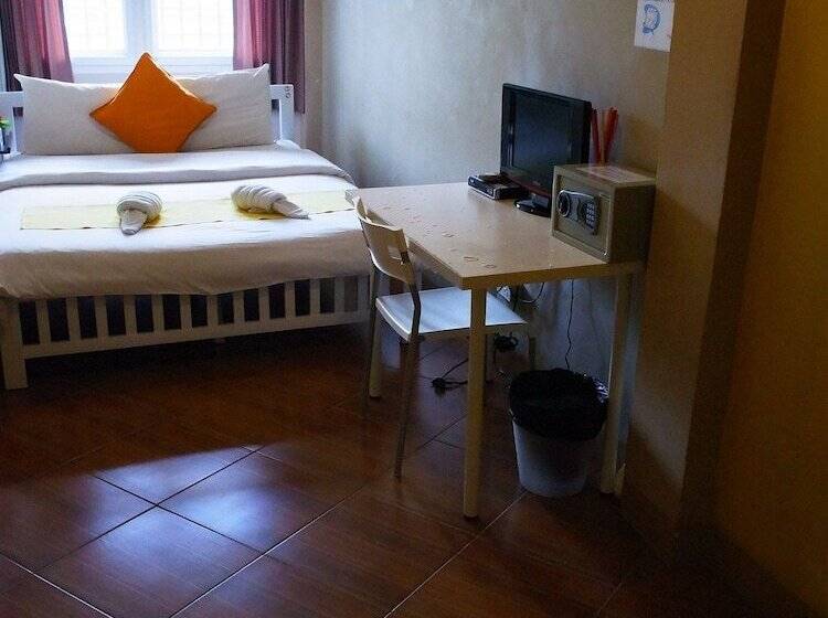 اتاق استاندارد با سرویس بهداشتی مشترک, Vx The Fifty