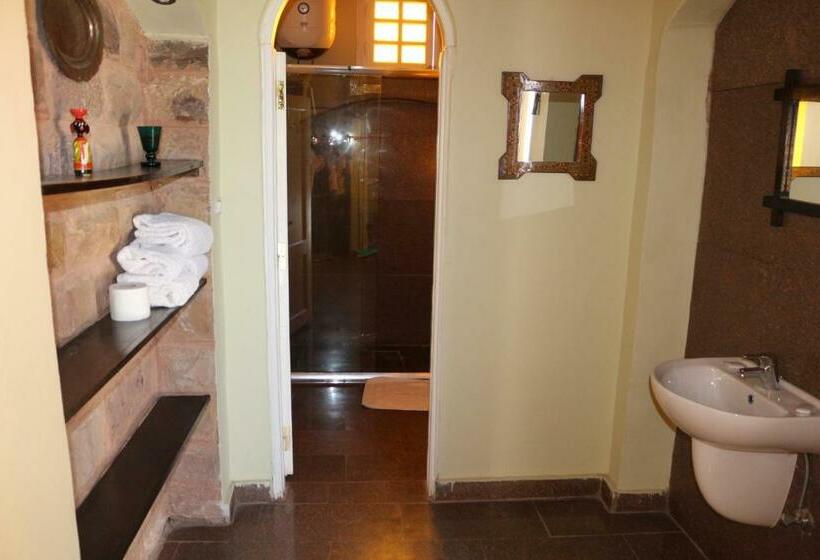 کلبه ییلاقی, Artika Wadi Kiki